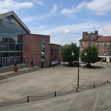 Dans Le Centre Historique Apartment Noyon Luaran gambar
