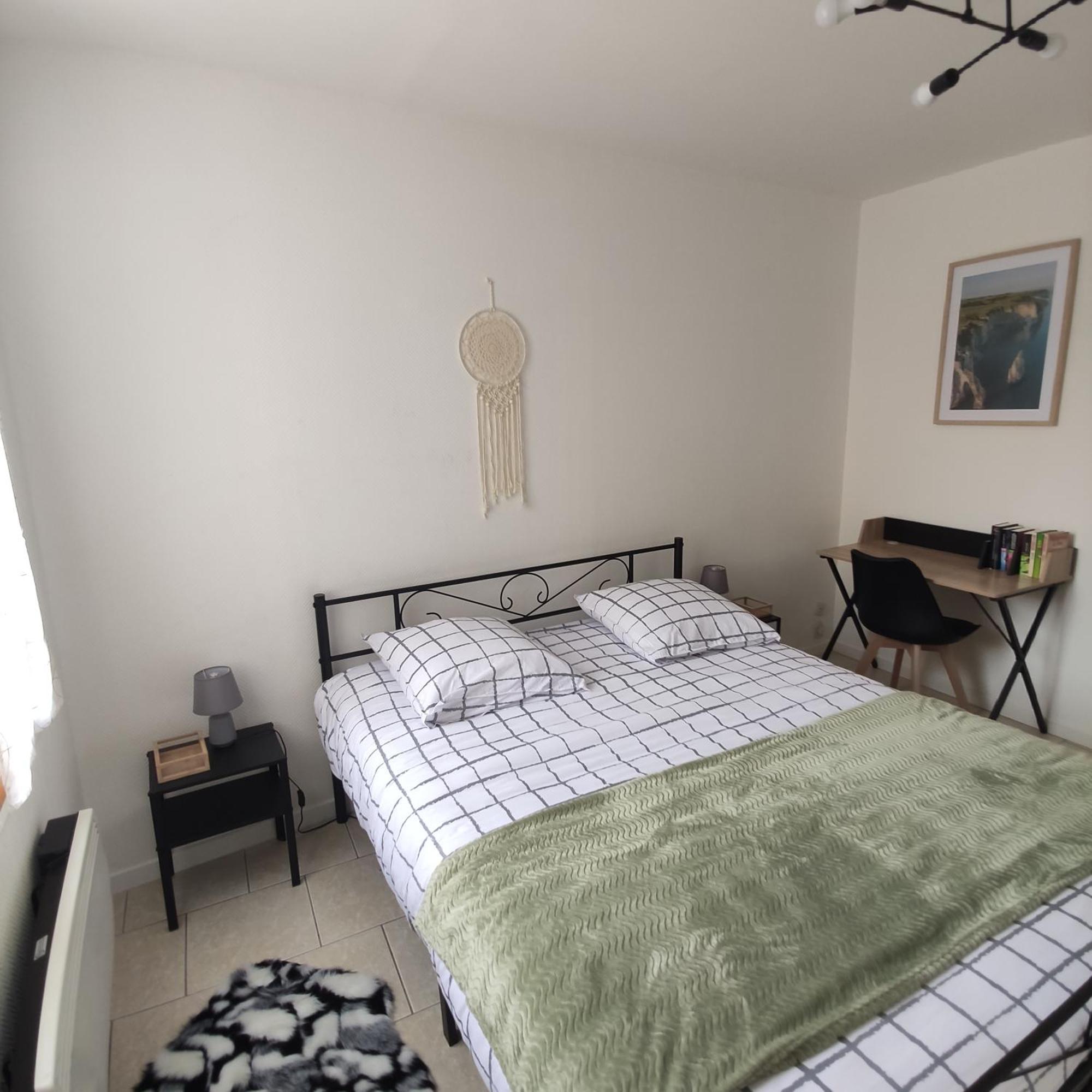 Dans Le Centre Historique Apartment Noyon Luaran gambar